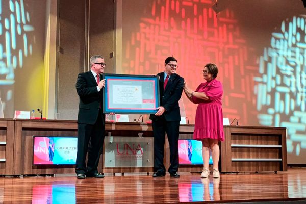 I Acto de Graduación de la Facultad de Ciencias de la Salud 2024, llevada a cabo el 17 de mayo de 2024.