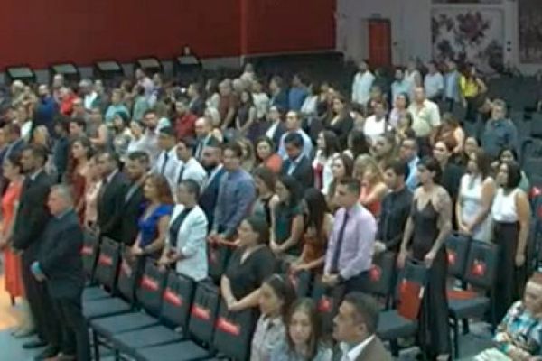 La imagen muestra el II Acto de Graduación de la Facultad de Ciencias de la Salud 2023