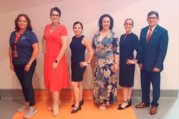 La imagen muestra el II Acto de Graduación de la Facultad de Ciencias de la Salud 2023