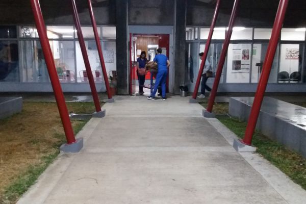 Entrada al Hospital de Especies Menores